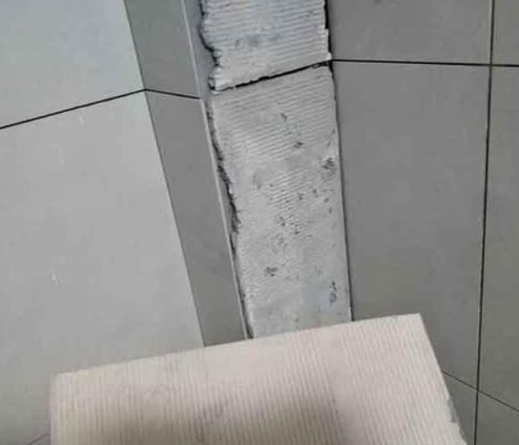 天心瓷砖空鼓维修公司分享下厨房瓷砖脱落的补救措施。